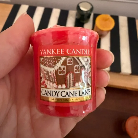 Vintage Yankee Candle Christmas Lot small candles lot of 9 As Is! - Picture 8 of 10